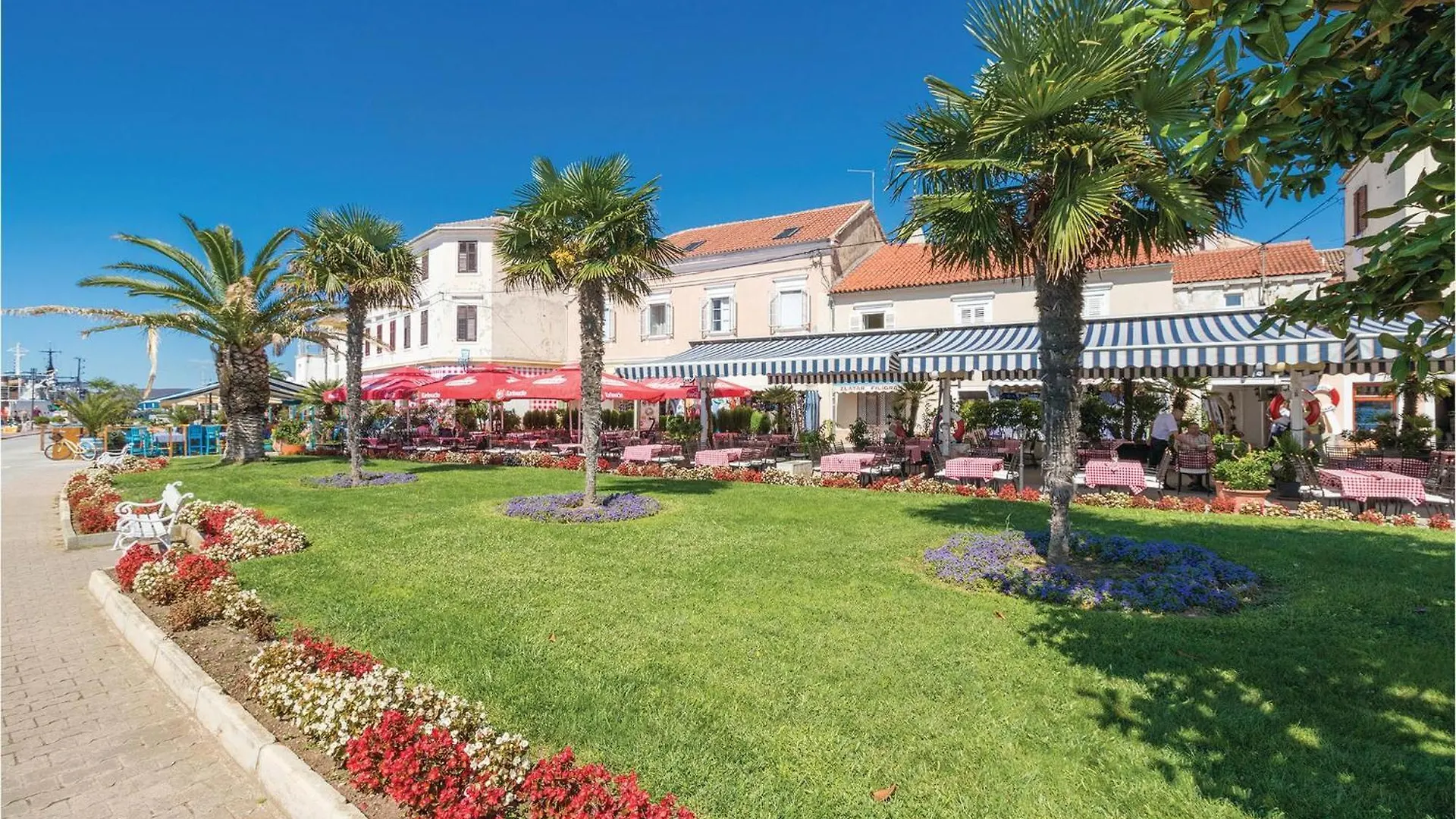 2 Bedroom Cozy Apartment In Biograd Biograd Na Moru