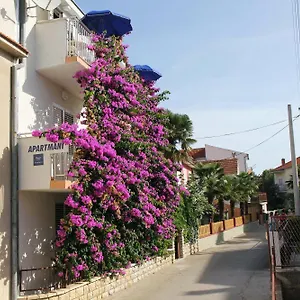J&r Babara Apartman